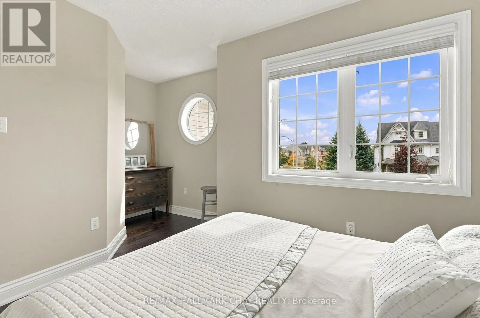 2 NADMARC COURT