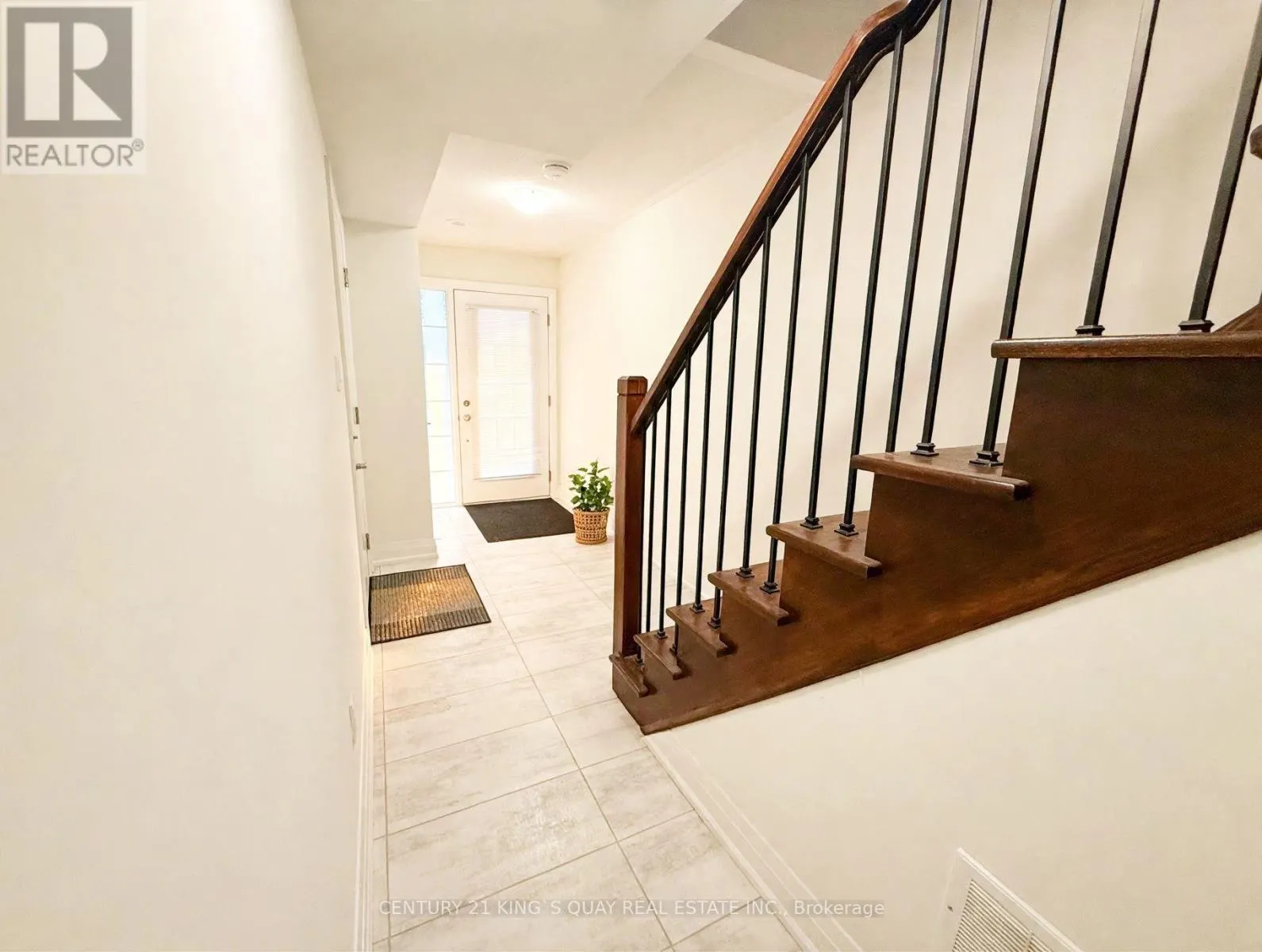 15 MAYBANK LANE