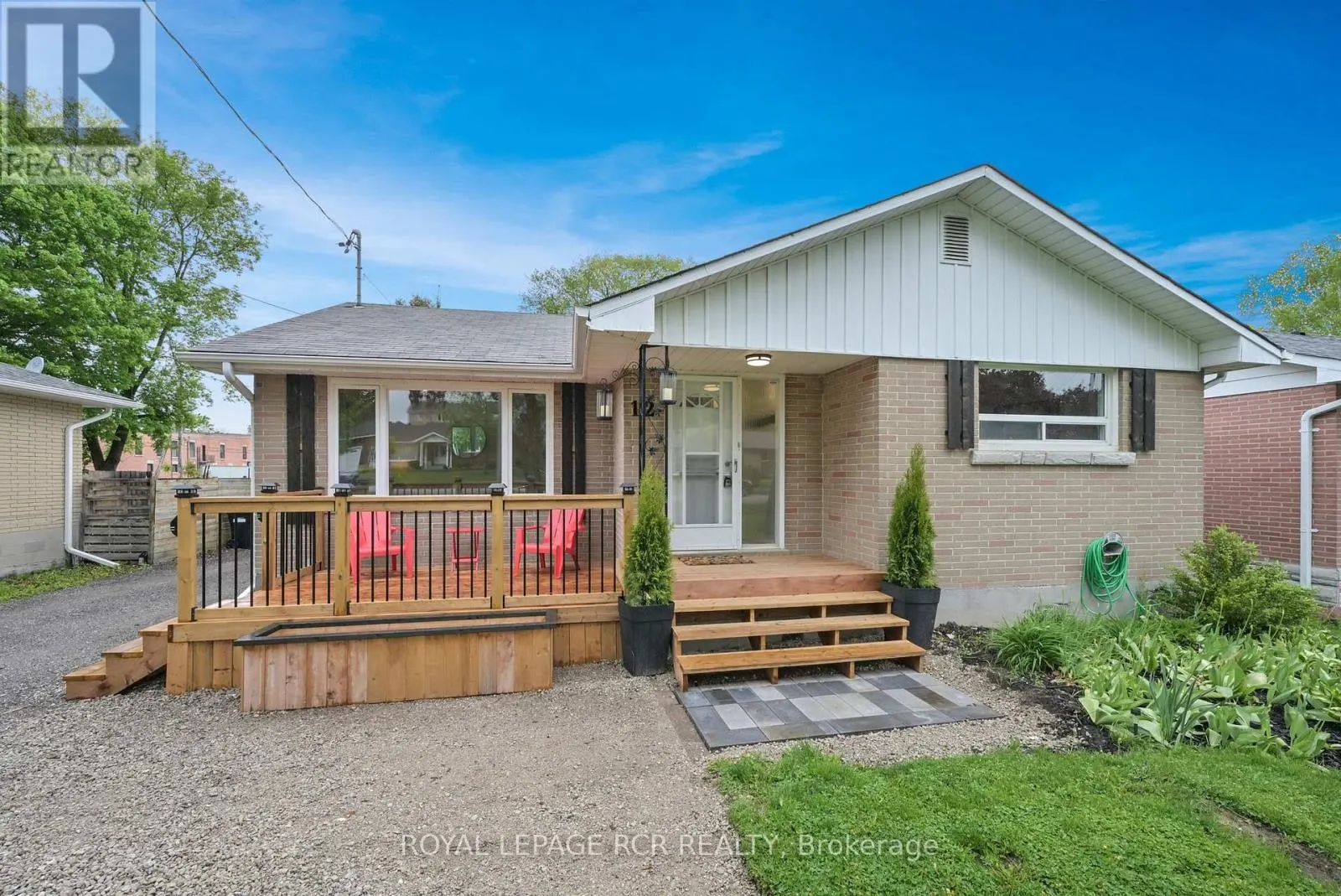 12 MAPLE AVENUE E