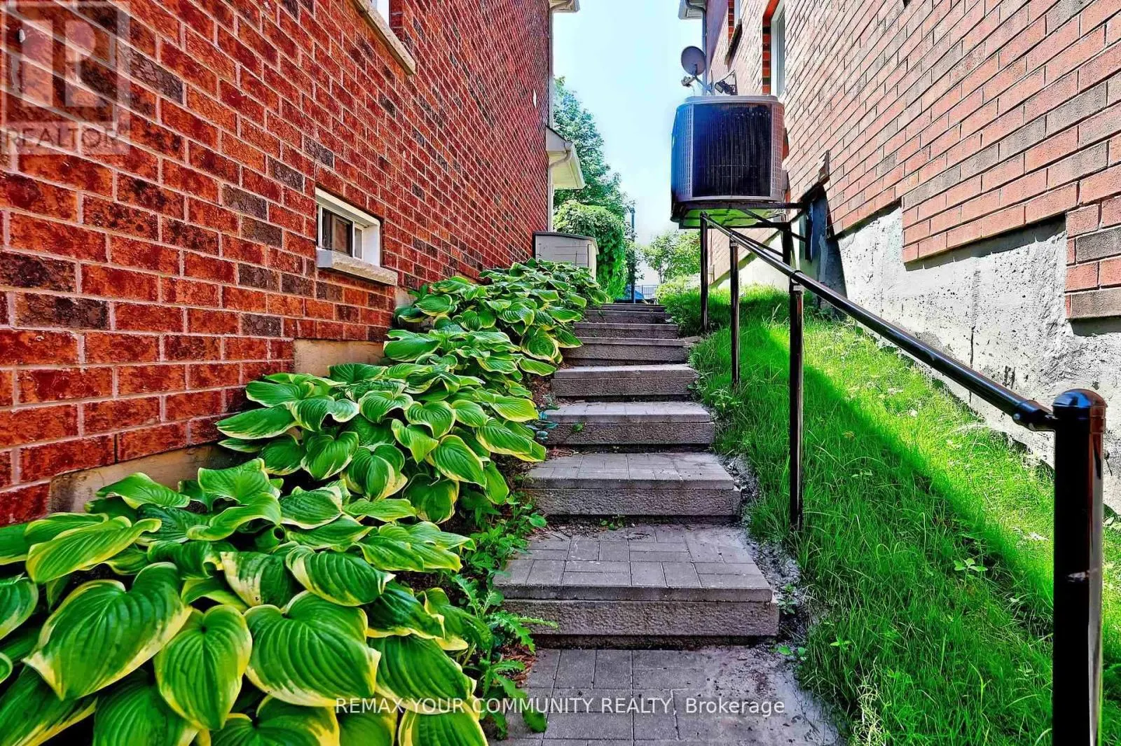 73 LAURENDALE AVENUE