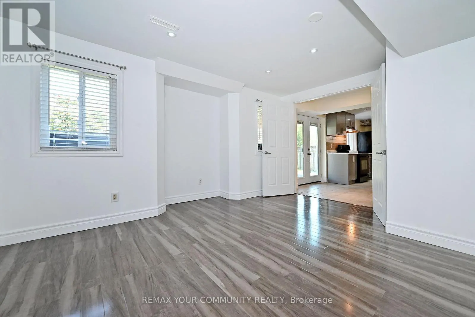 73 LAURENDALE AVENUE