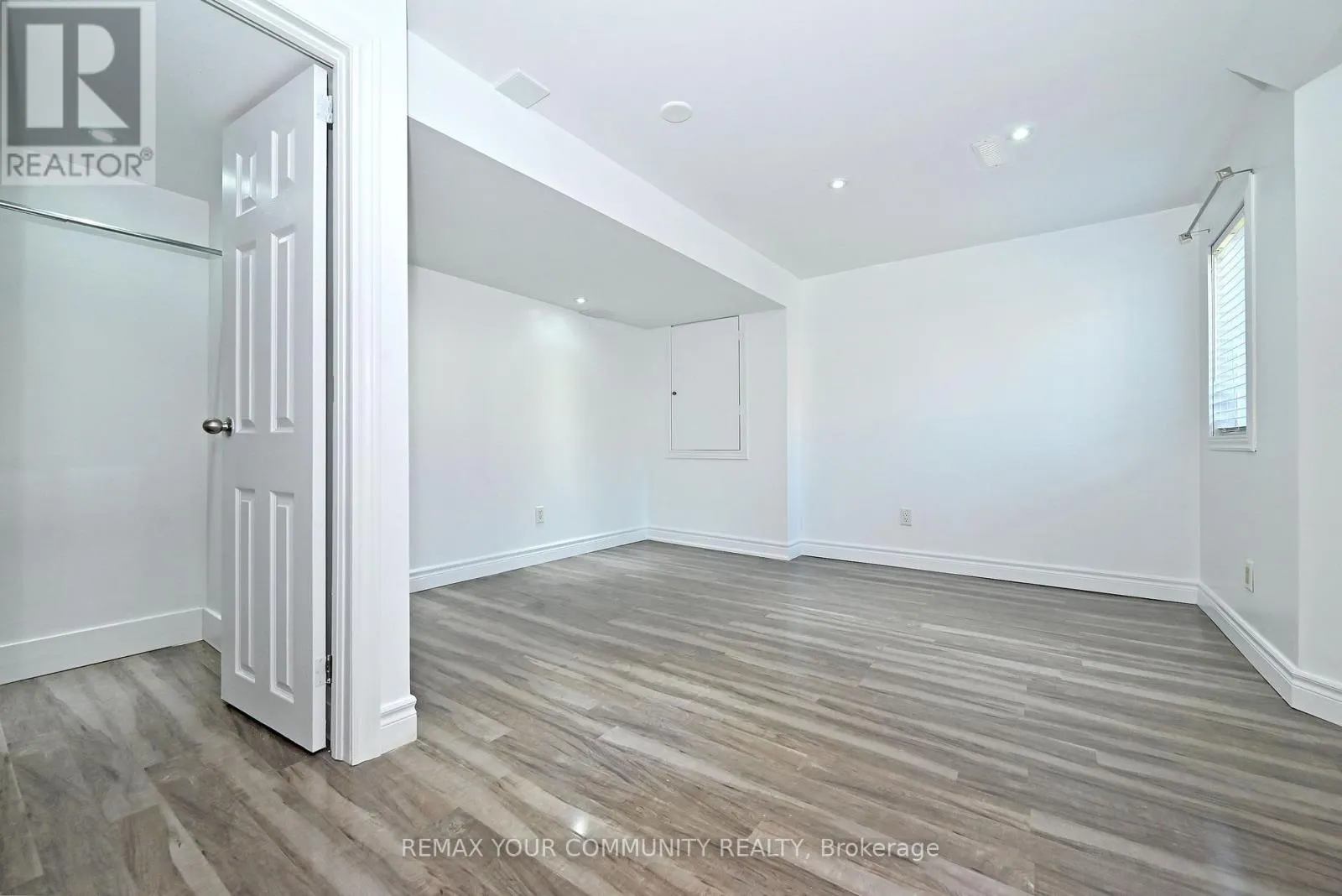 73 LAURENDALE AVENUE