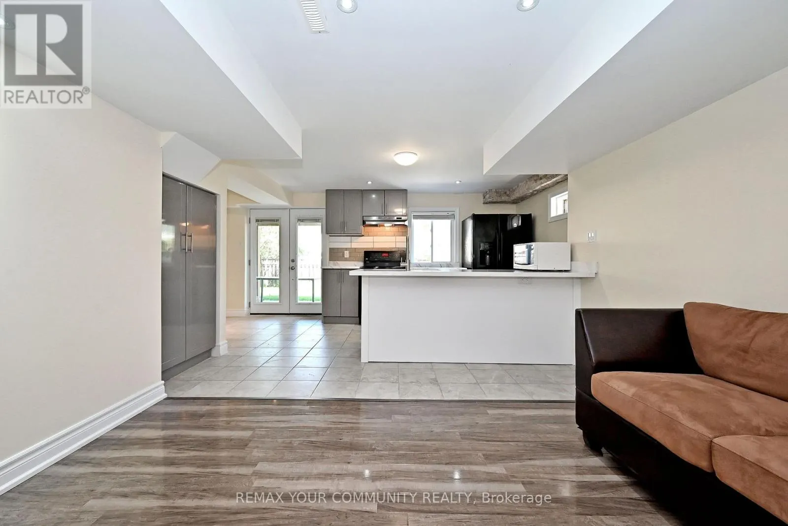 73 LAURENDALE AVENUE