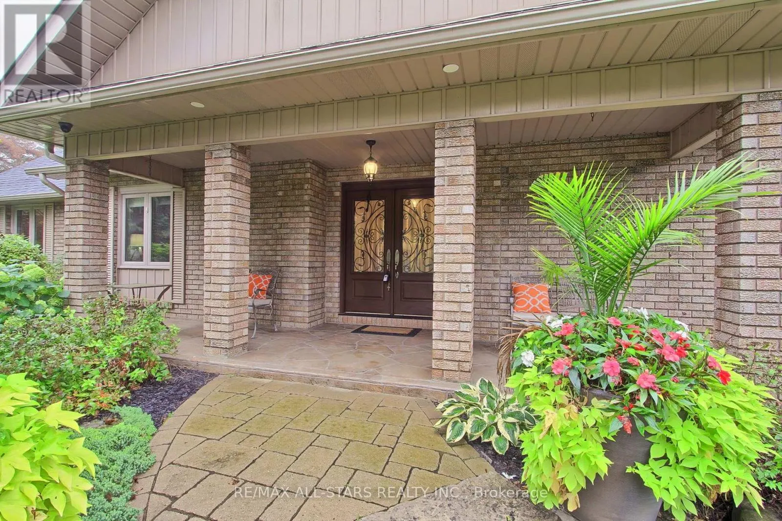 15 LOBRAICO LANE