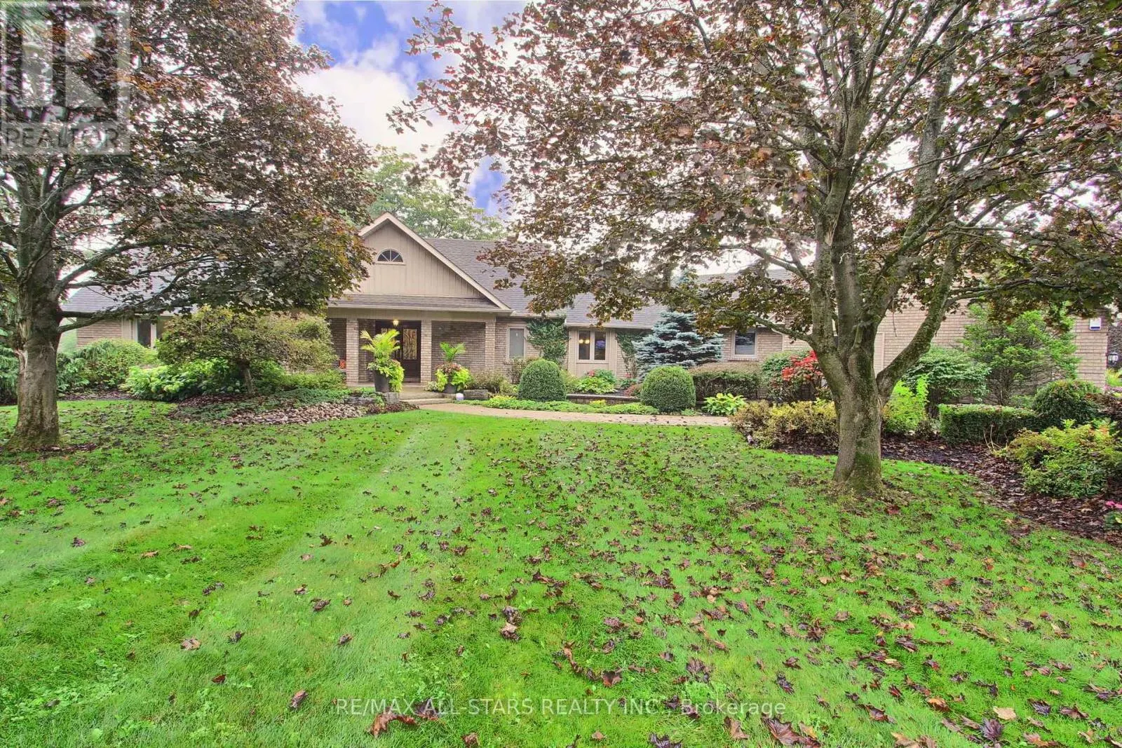 15 LOBRAICO LANE