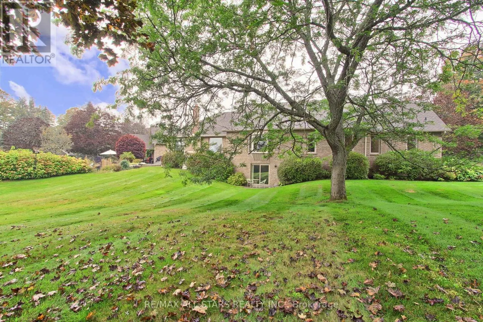 15 LOBRAICO LANE