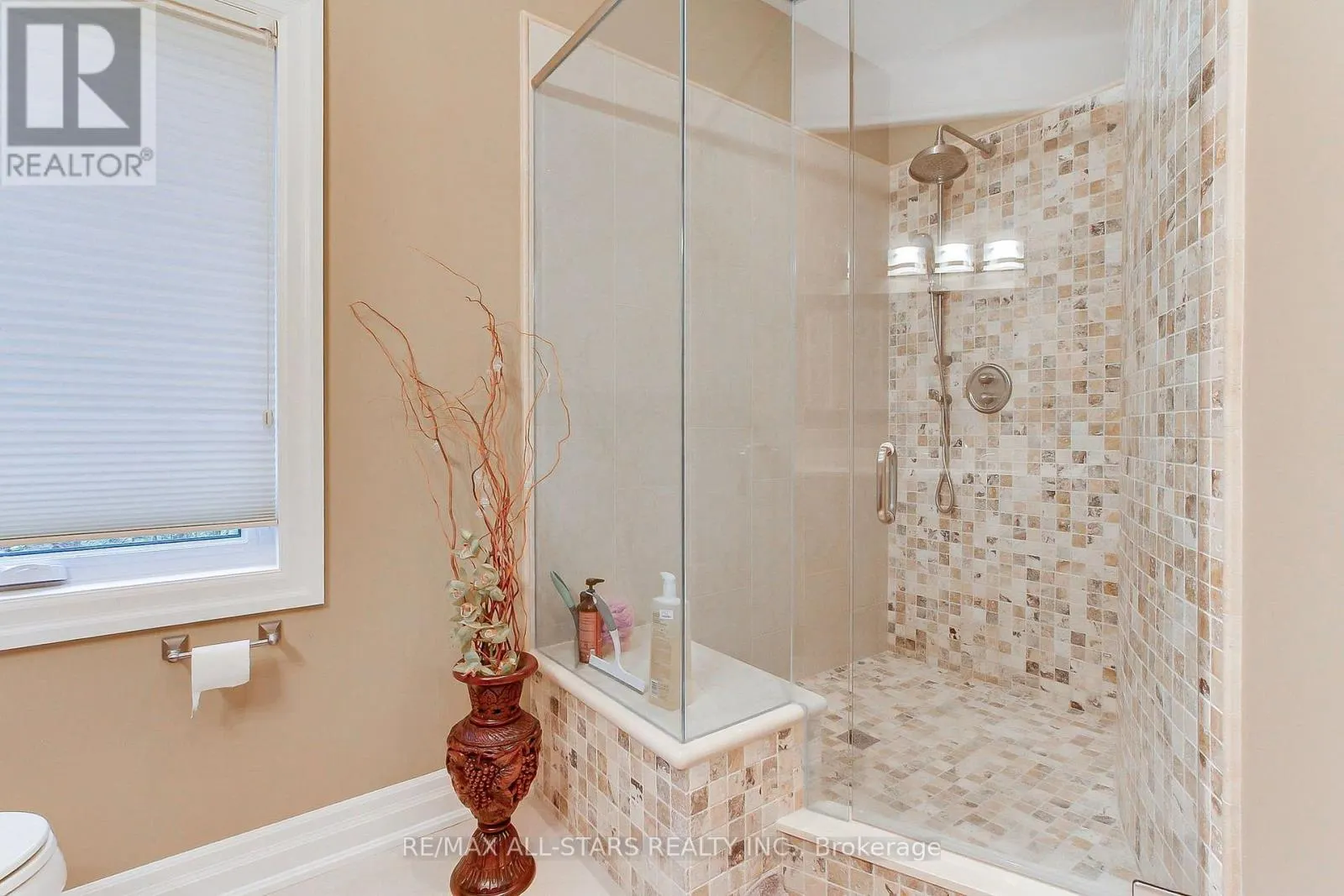 15 LOBRAICO LANE