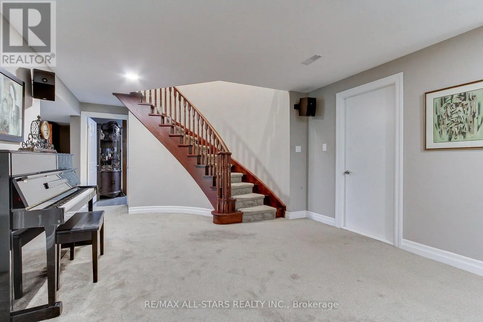 15 LOBRAICO LANE