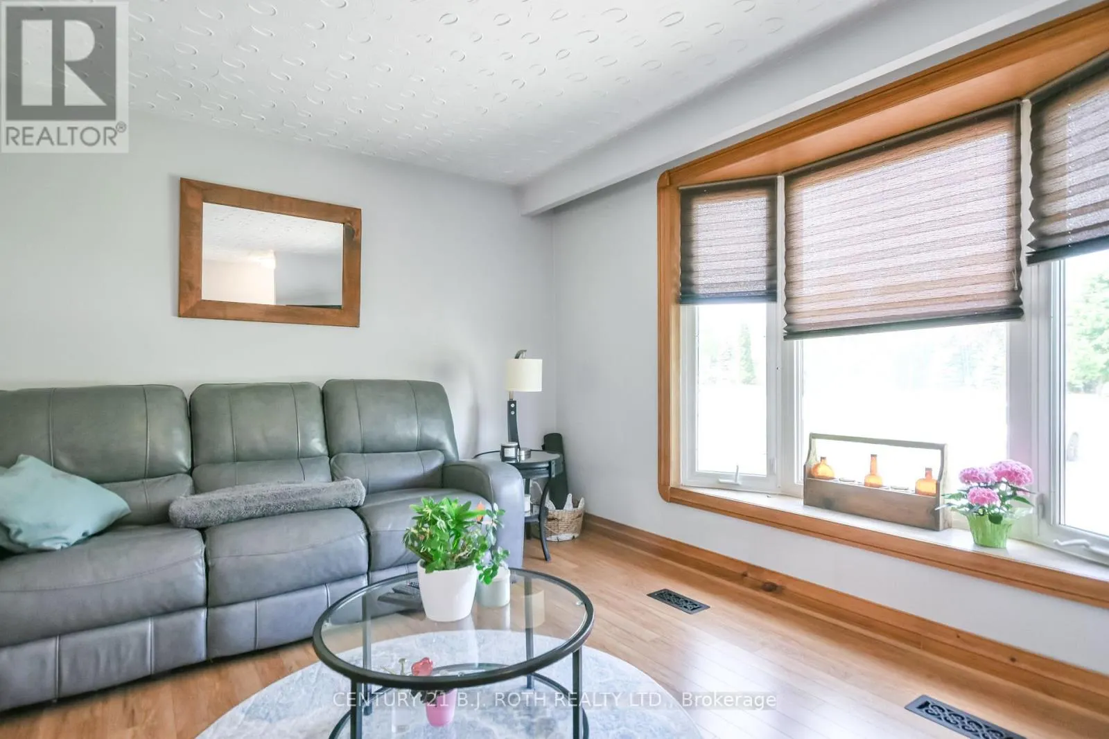 671 SIMCOE ROAD
