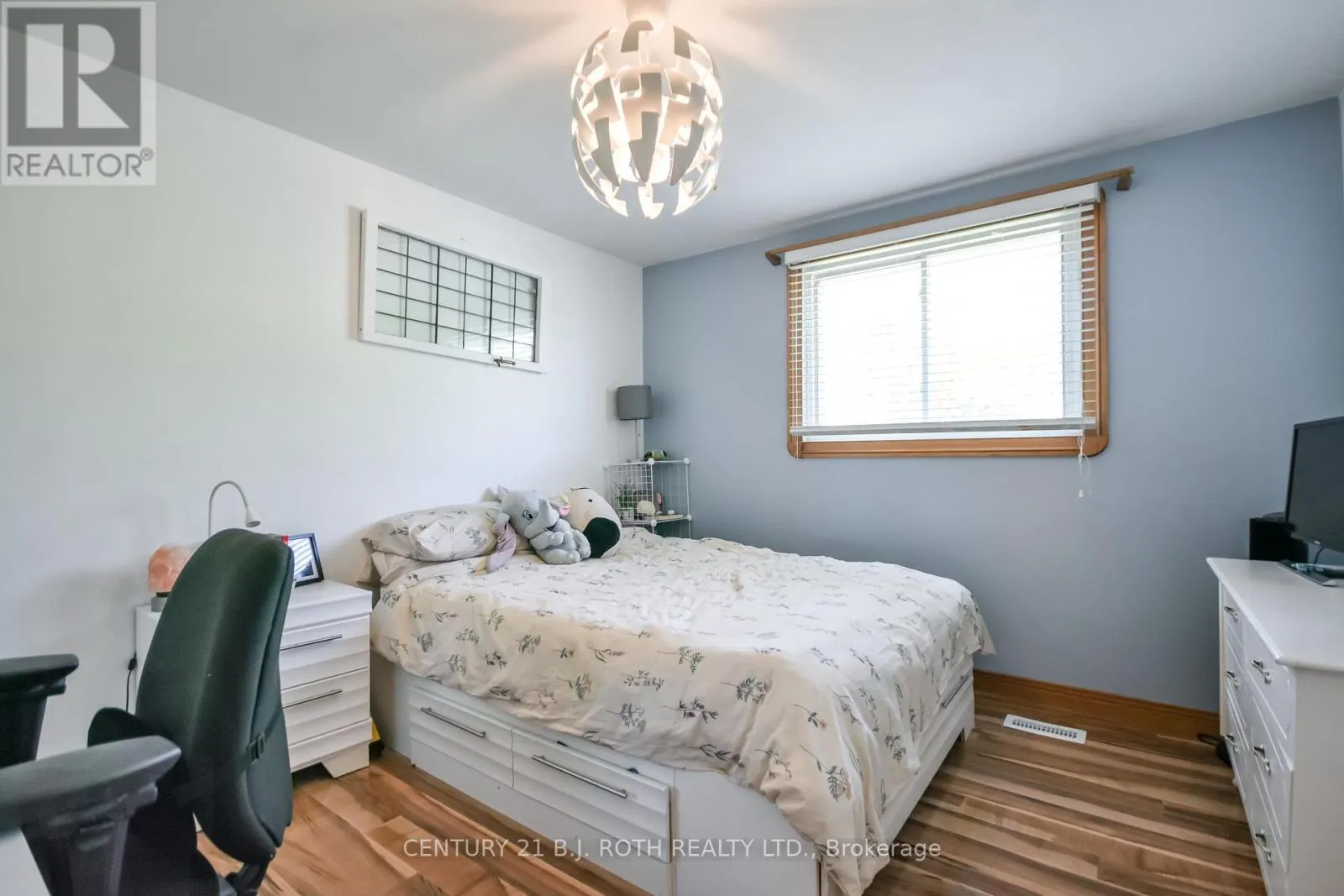 671 SIMCOE ROAD
