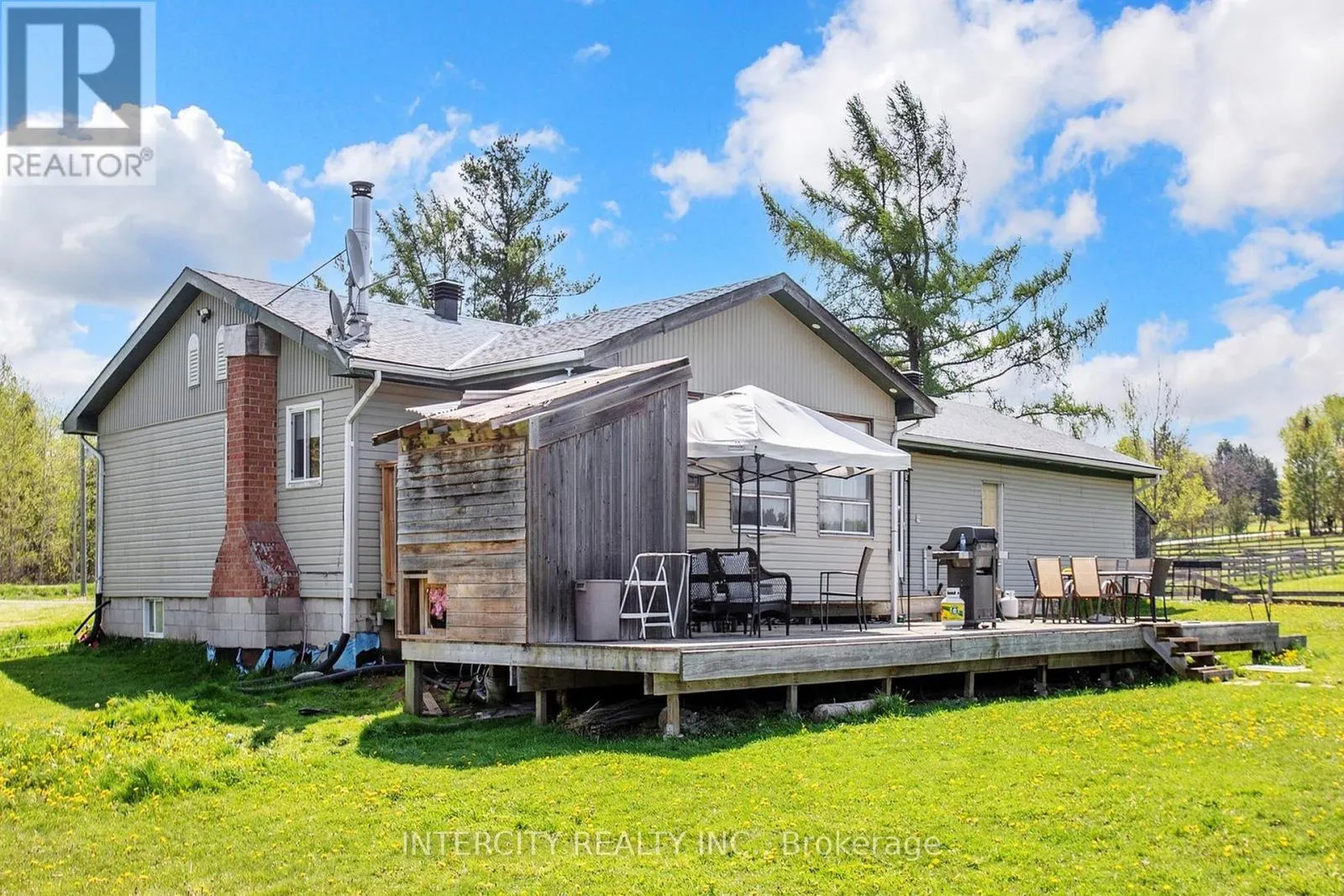 2076 15TH SIDE ROAD