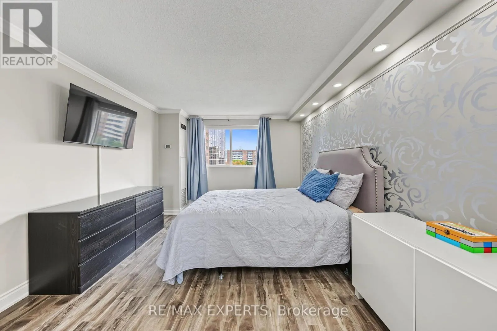 605 - 5 WELDRICK ROAD W