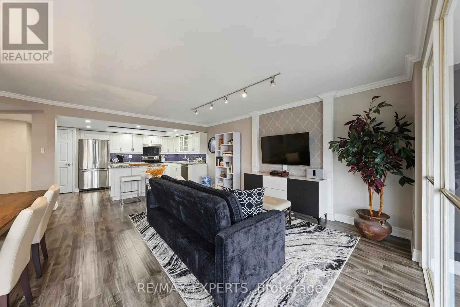 605 - 5 WELDRICK ROAD W