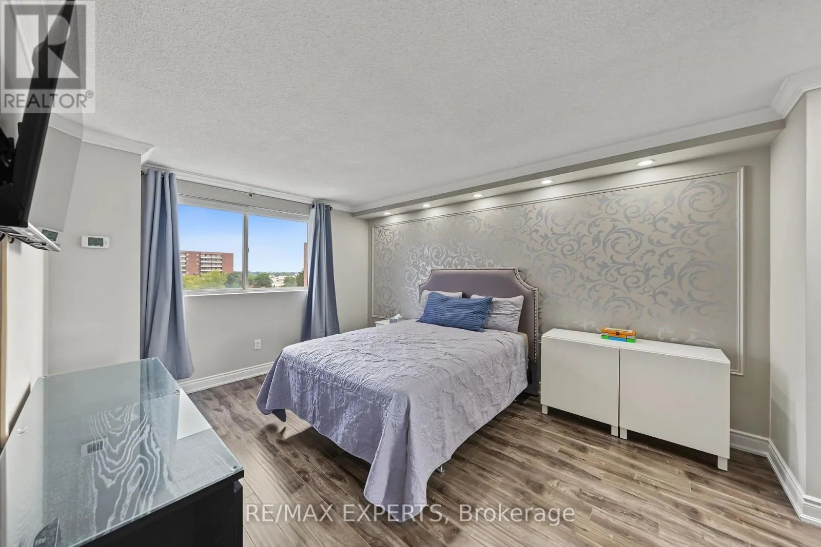 605 - 5 WELDRICK ROAD W