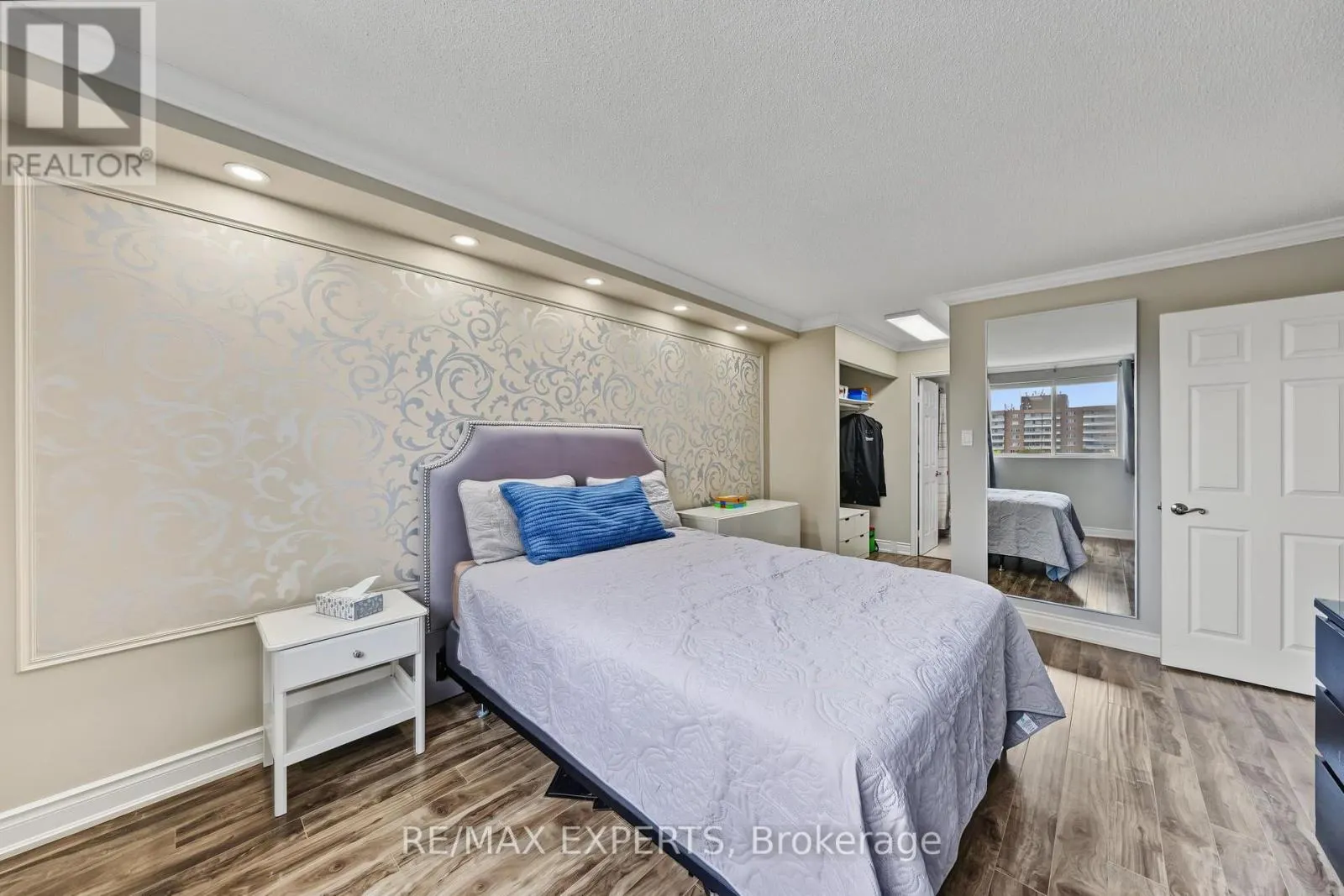 605 - 5 WELDRICK ROAD W
