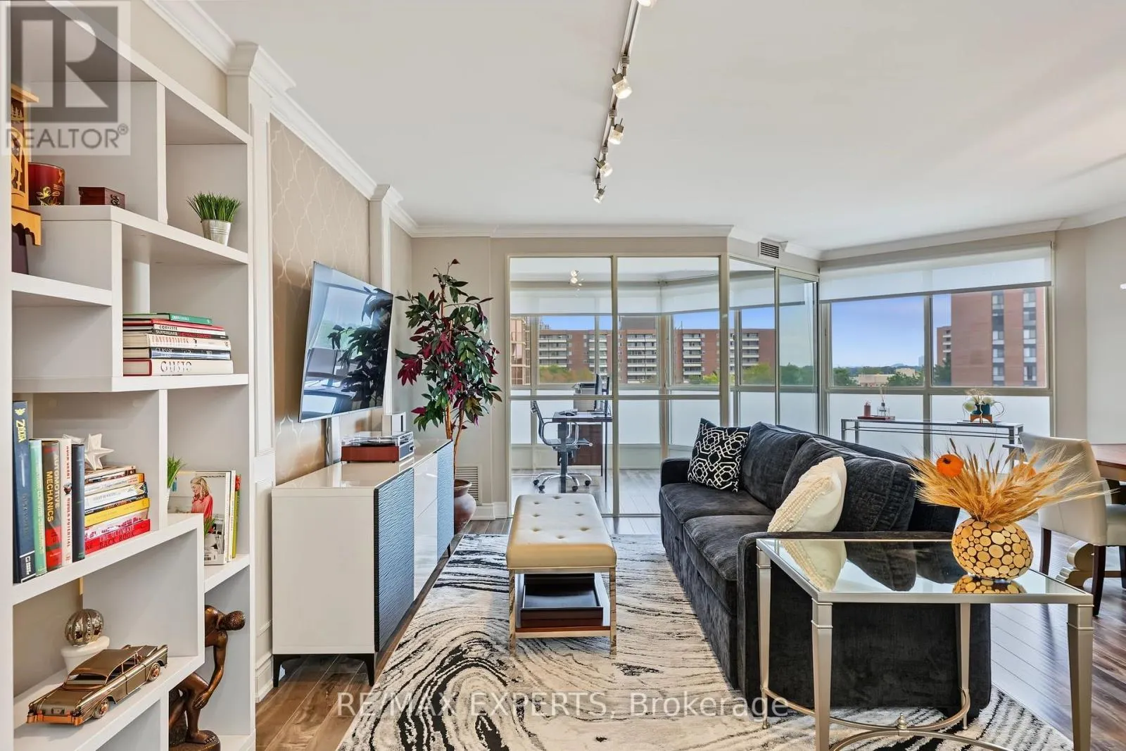 605 - 5 WELDRICK ROAD W
