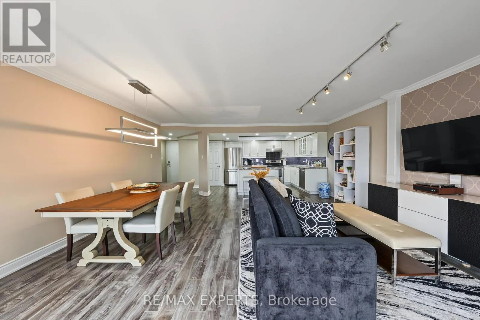605 - 5 WELDRICK ROAD W