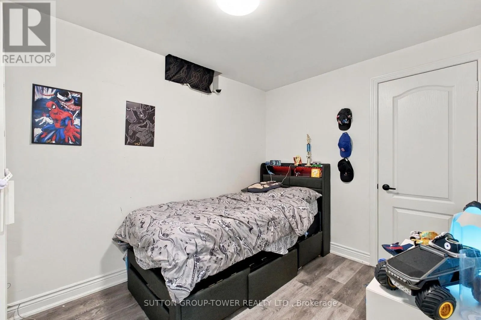 32 CYPRUS GLEN