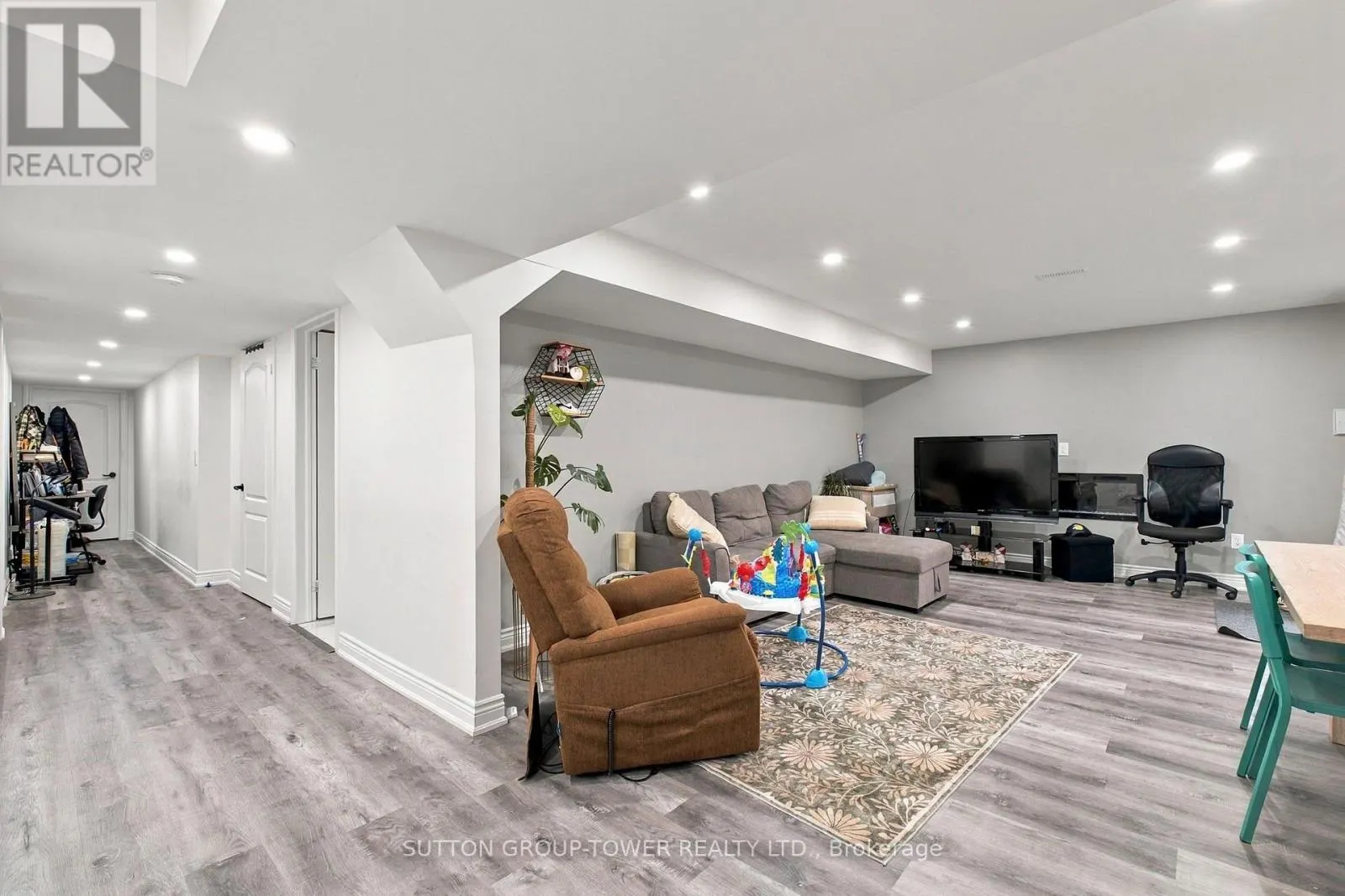32 CYPRUS GLEN