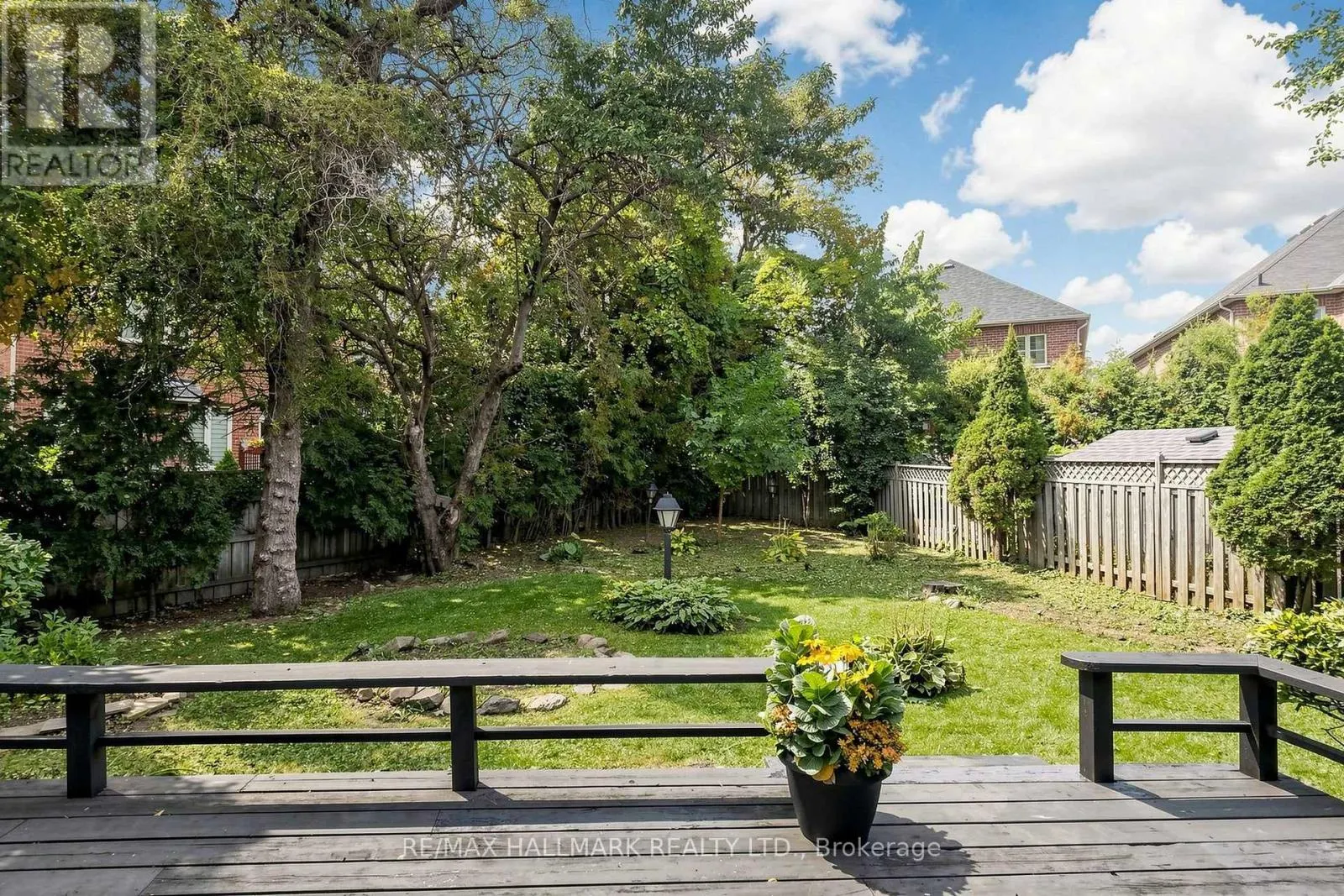10 DRIFTWOOD COURT