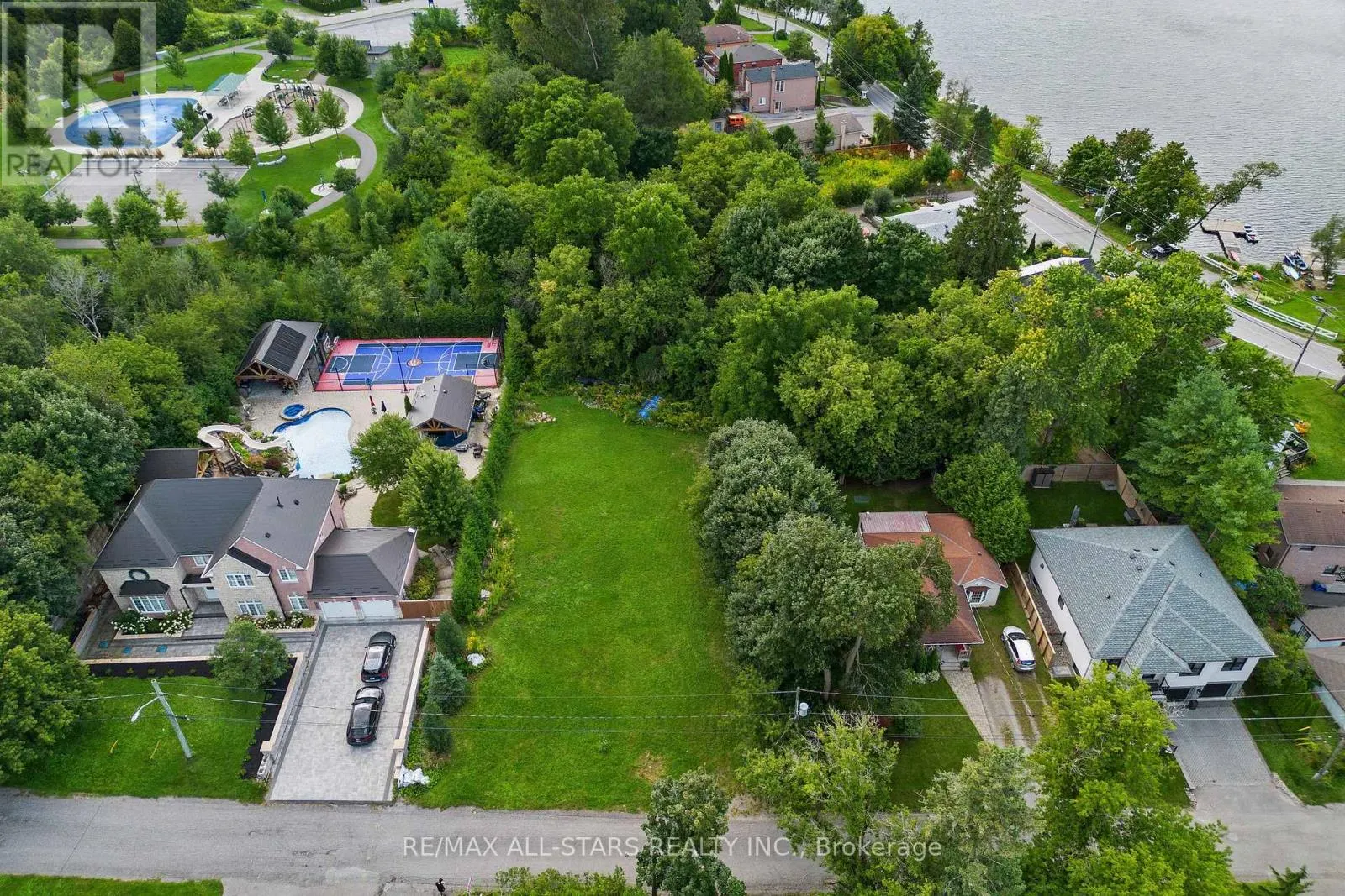 12 CHURCHILL DRIVE S