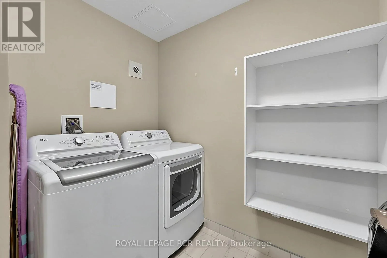 318 - 460 WILLIAM GRAHAM DRIVE