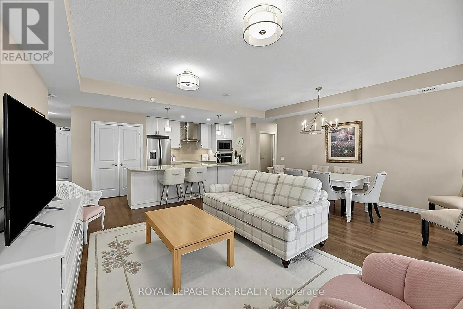 318 - 460 WILLIAM GRAHAM DRIVE