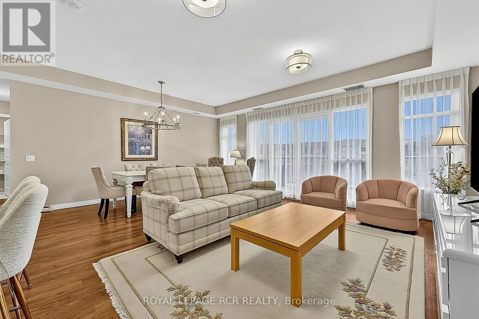 318 - 460 WILLIAM GRAHAM DRIVE