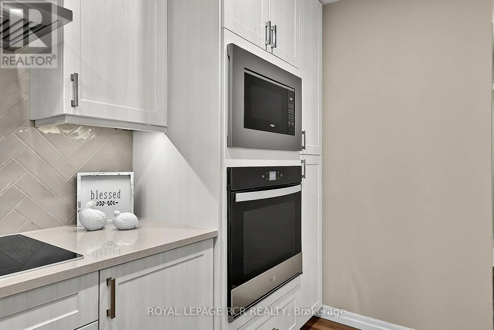 318 - 460 WILLIAM GRAHAM DRIVE