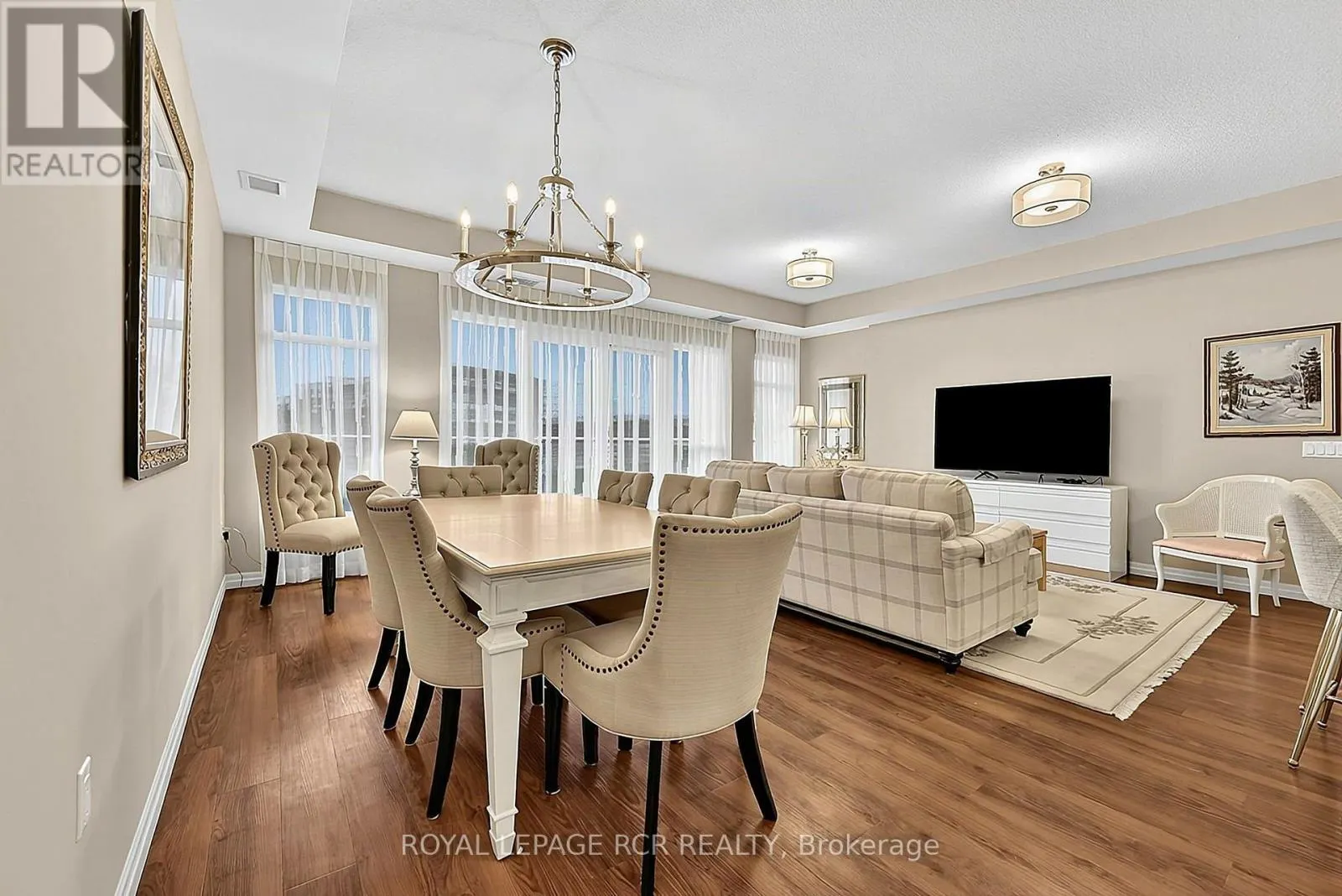 318 - 460 WILLIAM GRAHAM DRIVE