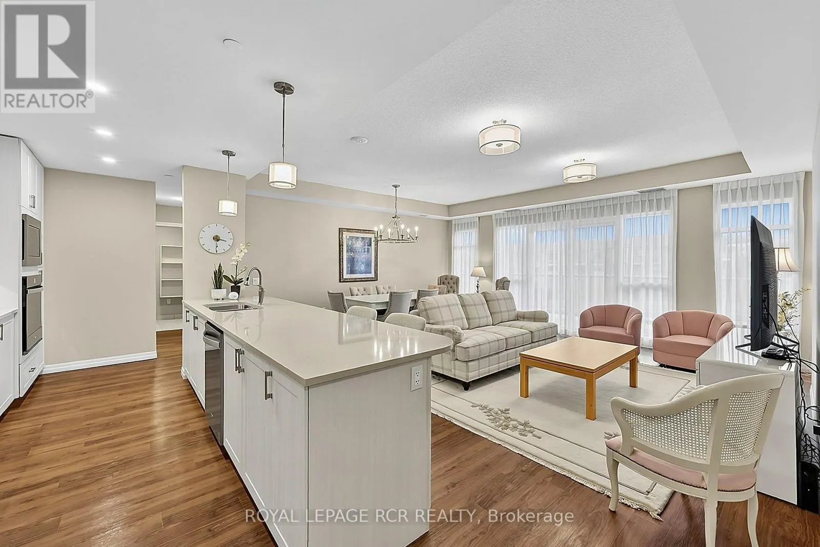 318 - 460 WILLIAM GRAHAM DRIVE