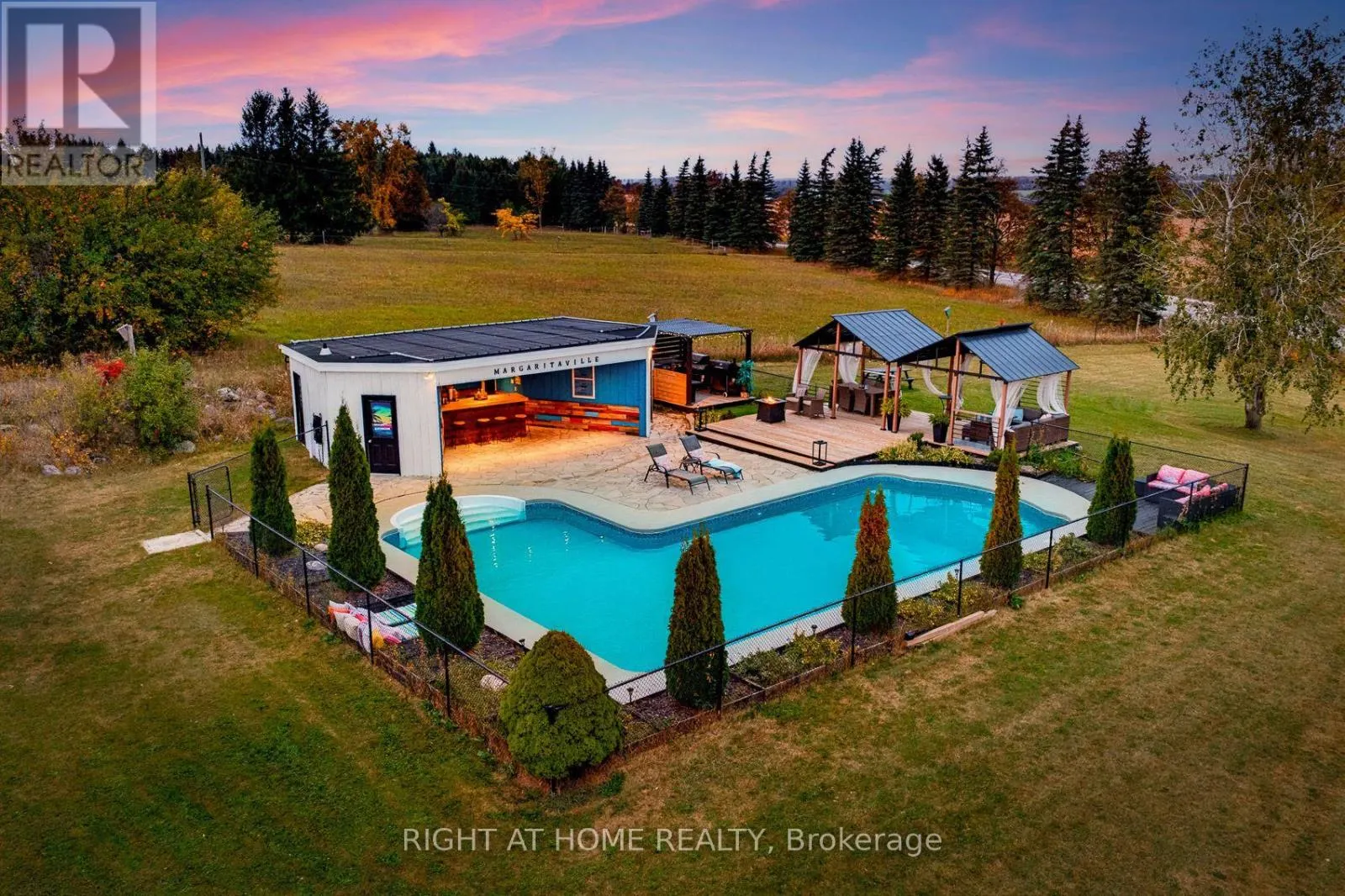 31 UXBRIDGE HEIGHTS DRIVE