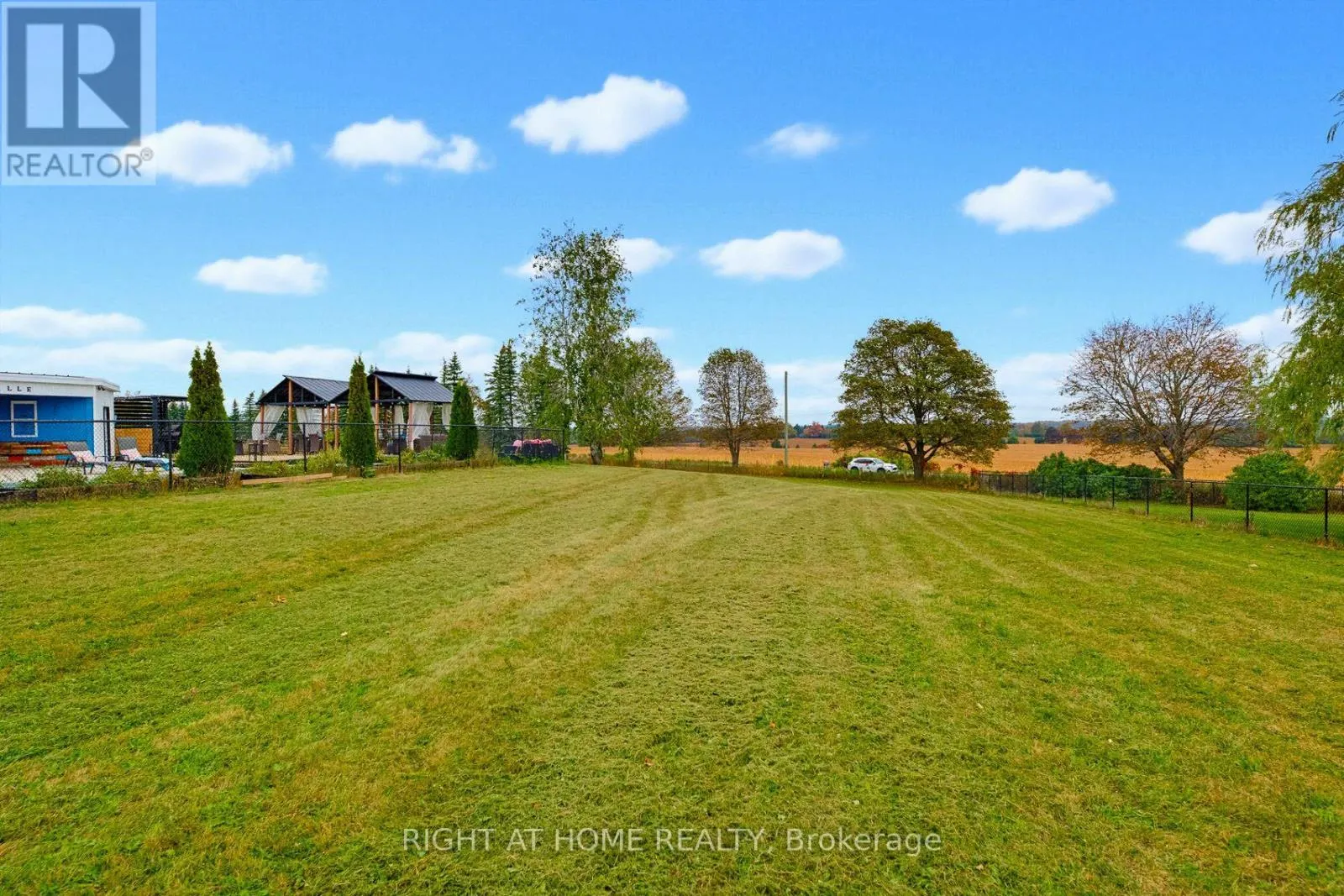 31 UXBRIDGE HEIGHTS DRIVE