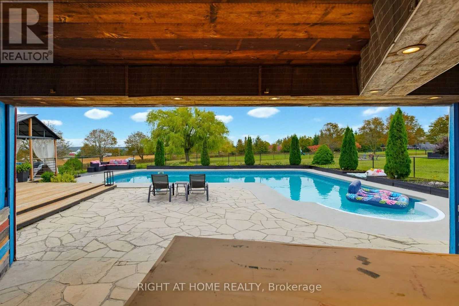 31 UXBRIDGE HEIGHTS DRIVE
