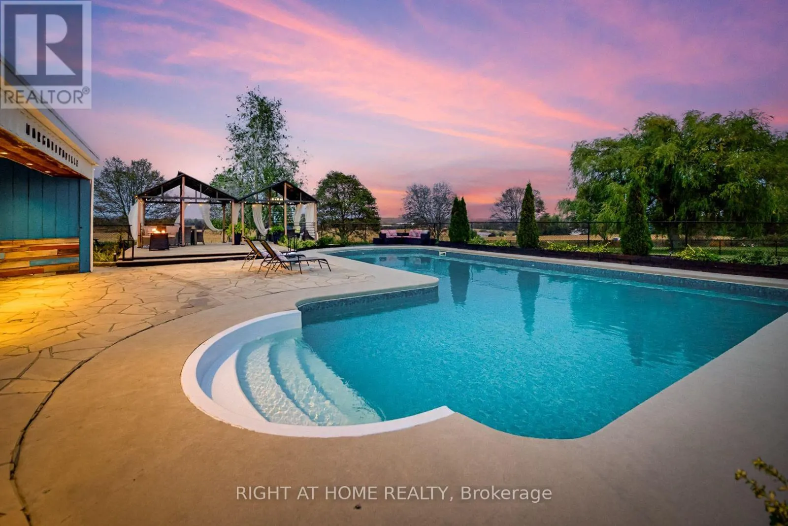 31 UXBRIDGE HEIGHTS DRIVE