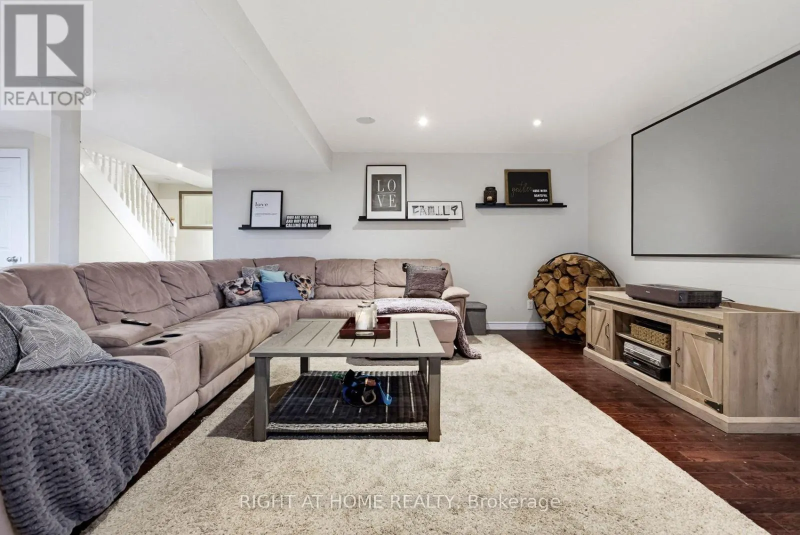 31 UXBRIDGE HEIGHTS DRIVE