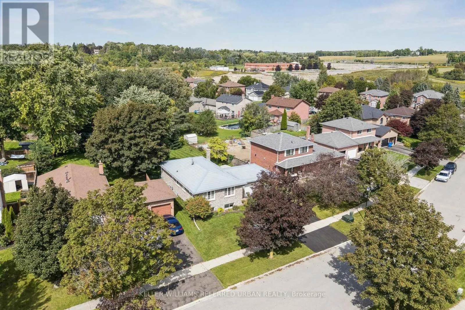 190 HILLTOP DRIVE