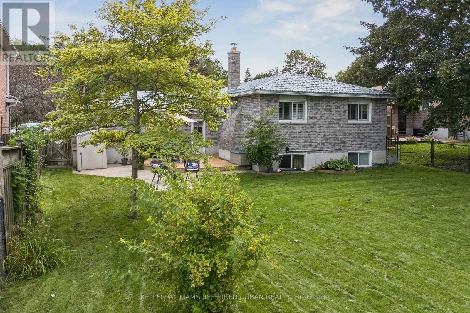 190 HILLTOP DRIVE