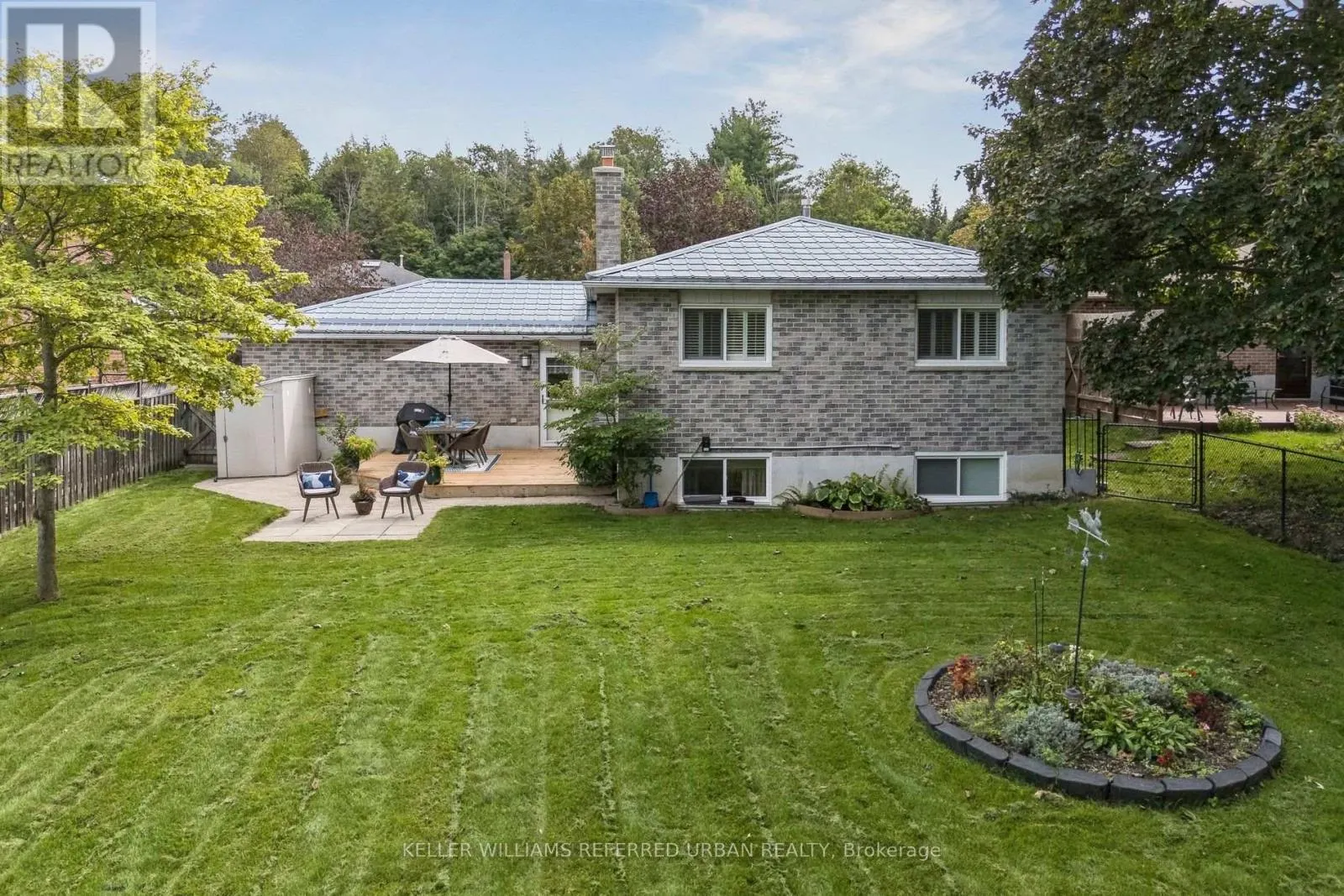 190 HILLTOP DRIVE