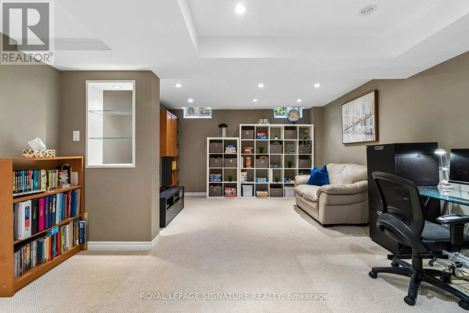 19 BALLYMORE DRIVE