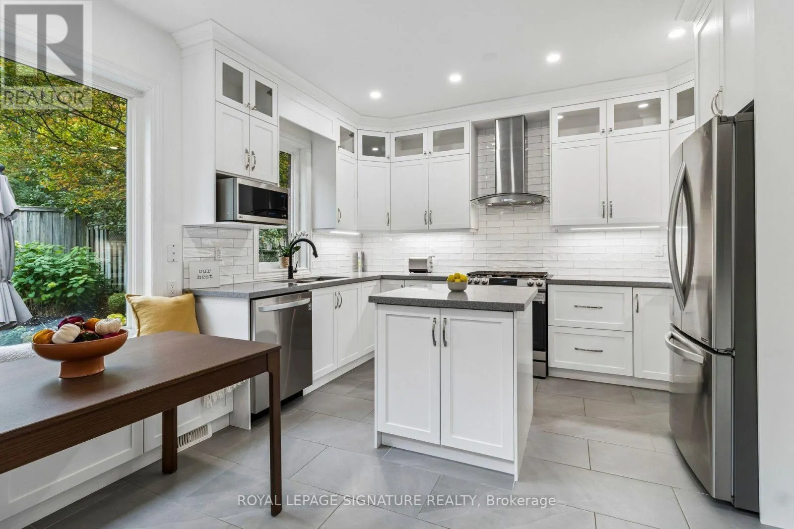 19 BALLYMORE DRIVE