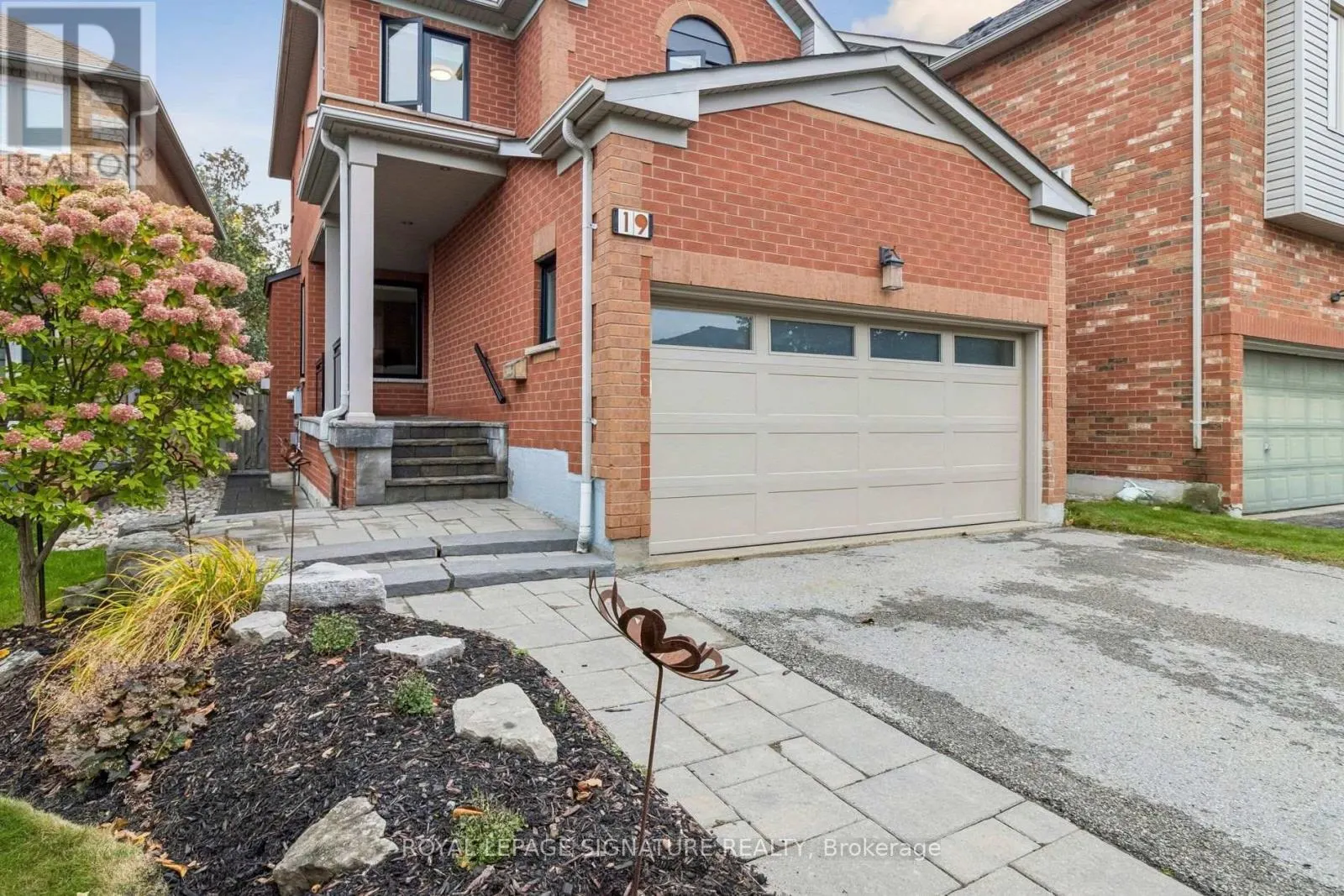 19 BALLYMORE DRIVE
