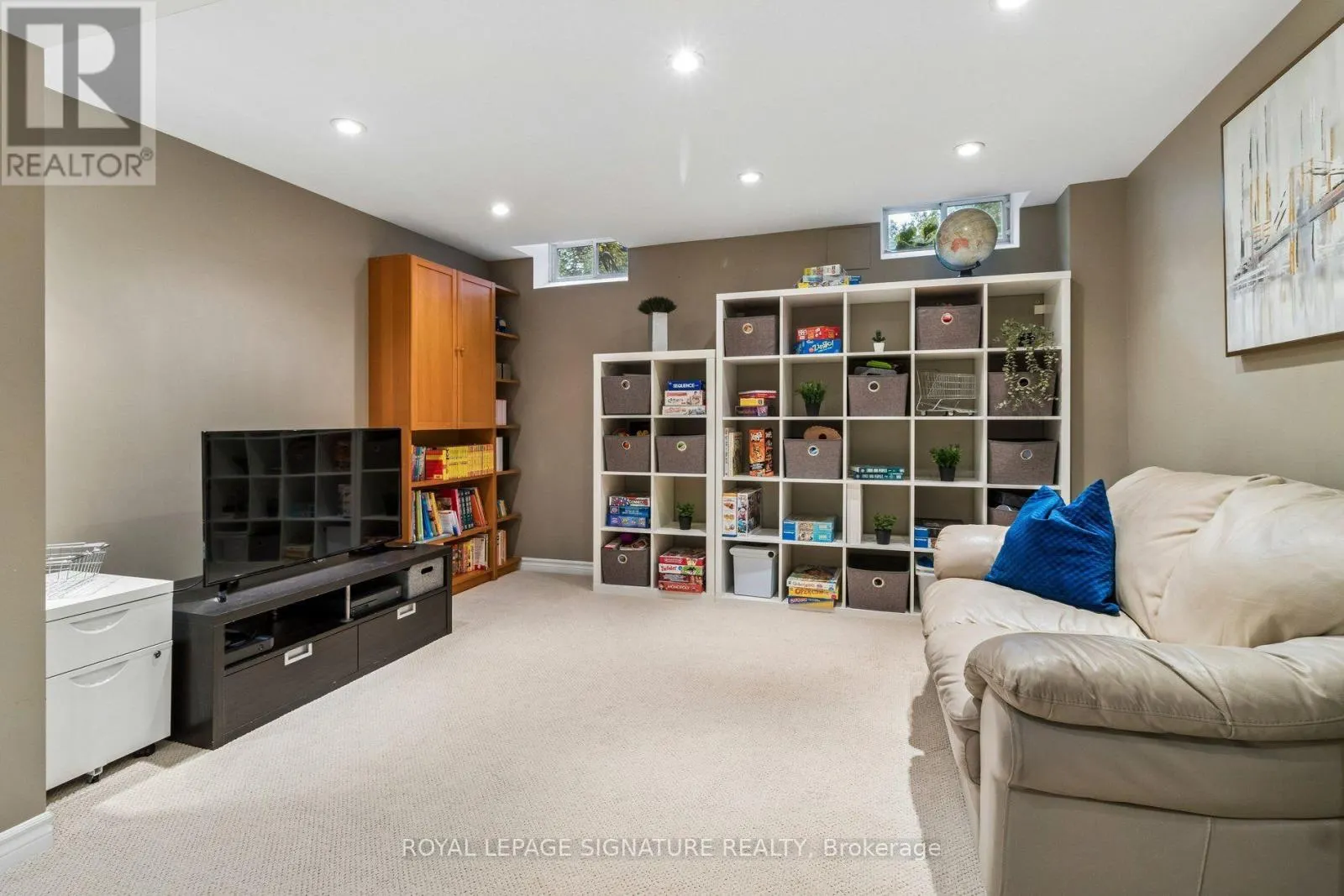 19 BALLYMORE DRIVE