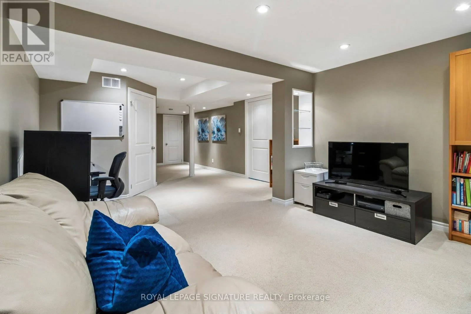 19 BALLYMORE DRIVE