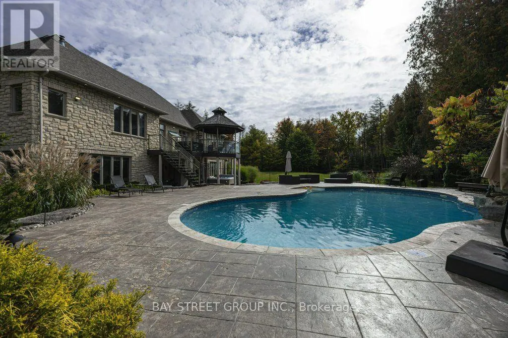 5 RIVER STONE COURT