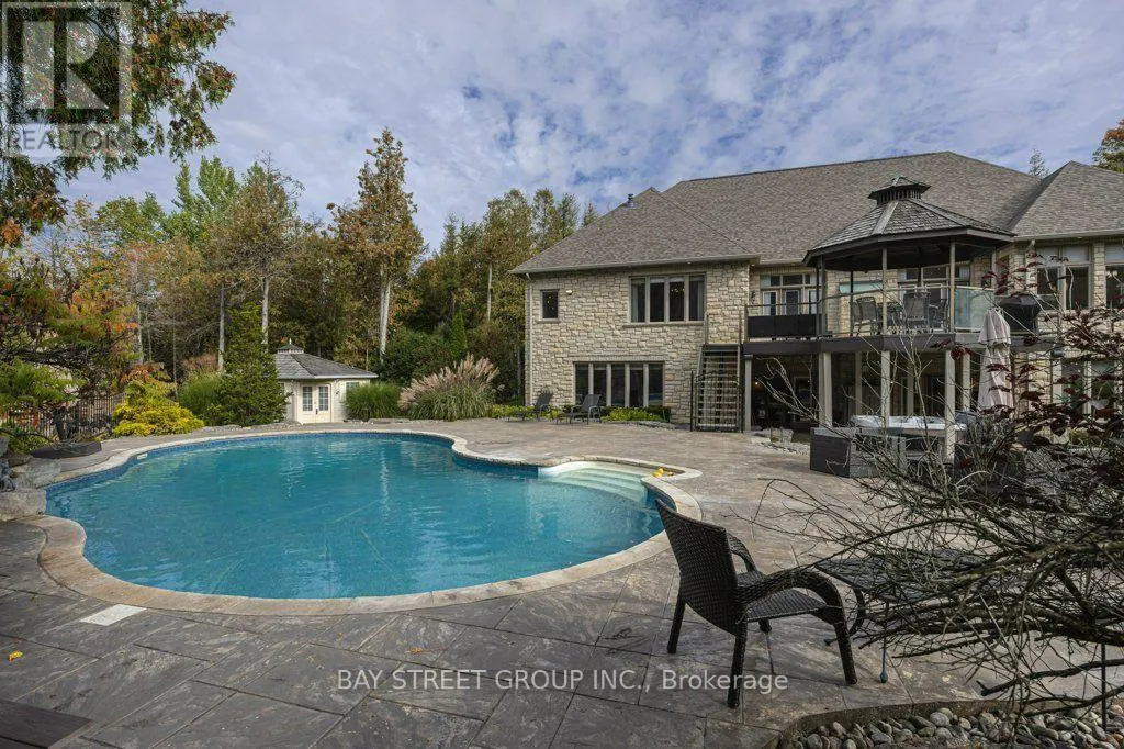 5 RIVER STONE COURT