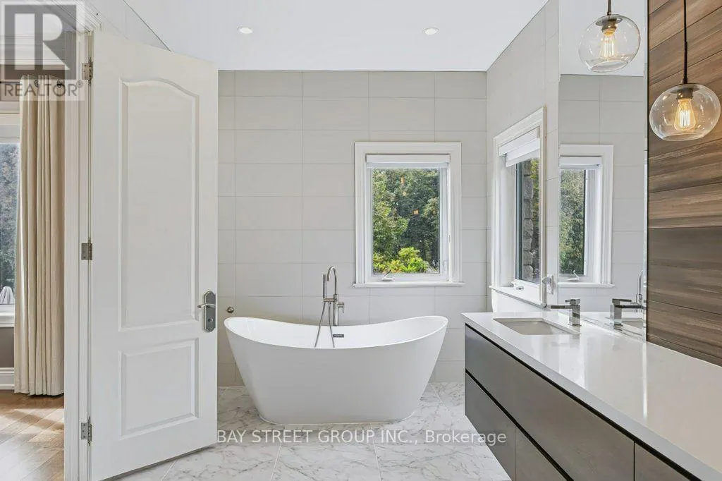 5 RIVER STONE COURT