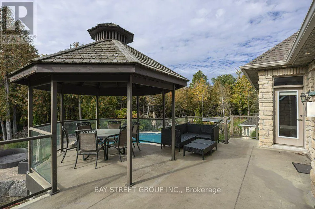 5 RIVER STONE COURT