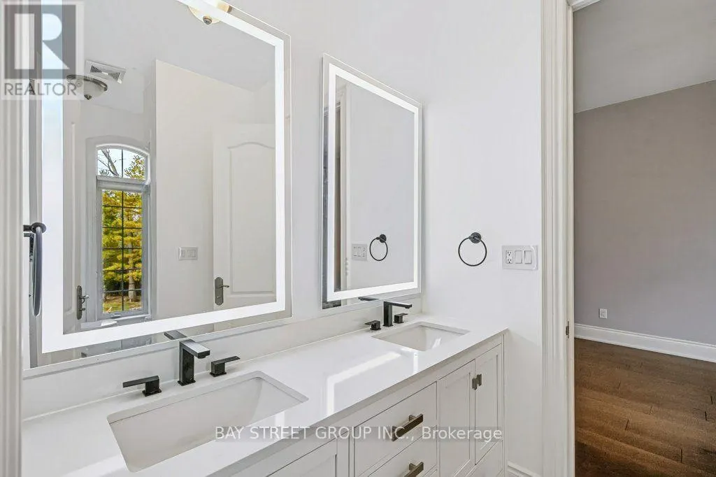 5 RIVER STONE COURT