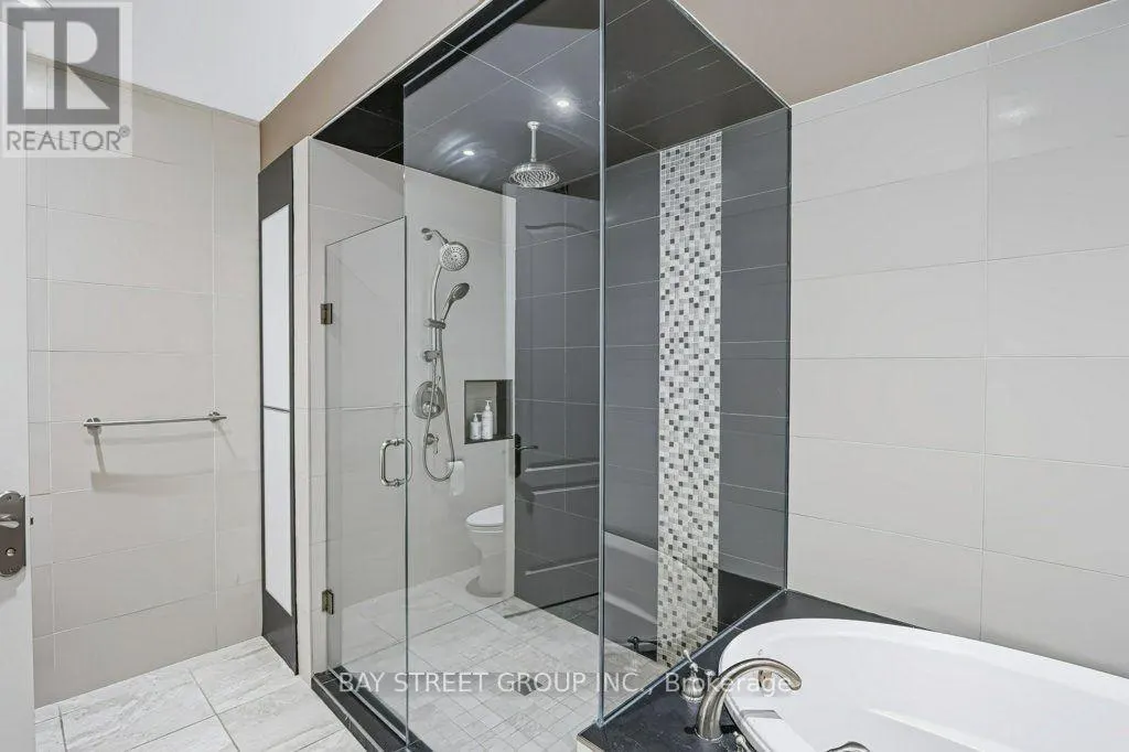 5 RIVER STONE COURT